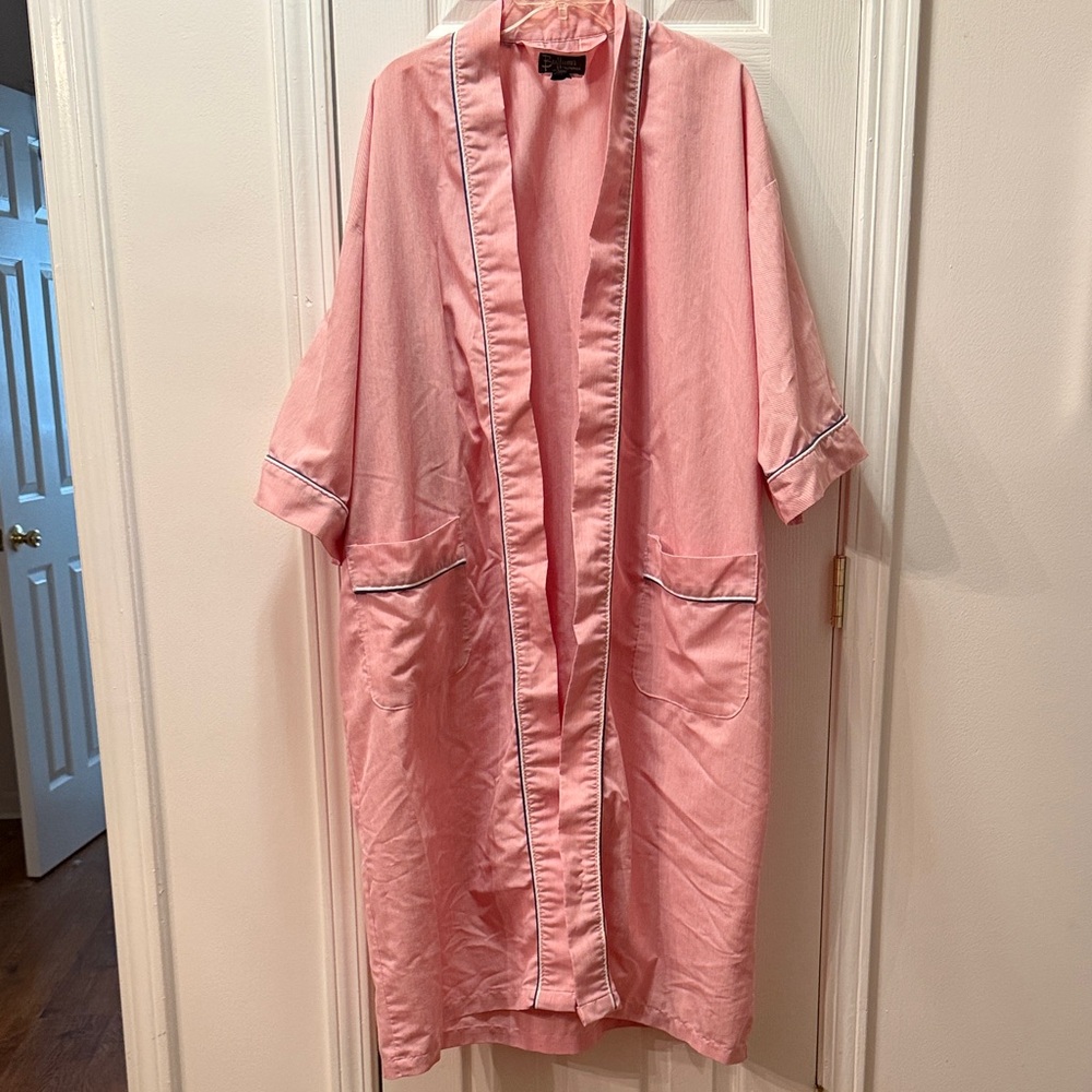 Buffums of California Vintage Women's Robe with Piping, no belt/tie